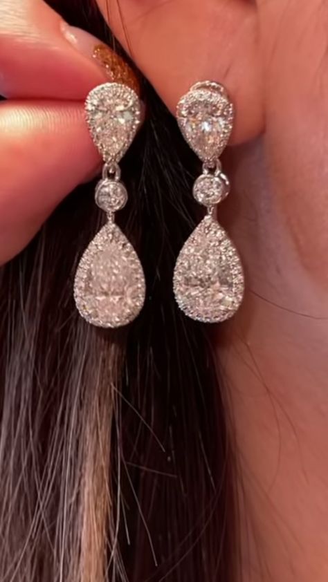 Aesthetic Diamond Earring, Expensive Earrings Aesthetic, Prom Earrings Aesthetic, Diamond Earrings Prom, Earrings For Graduation, Big Dangly Earrings, Quinceanera Jewelry Silver, Royal Jewelry Earrings, Prom Jelewery