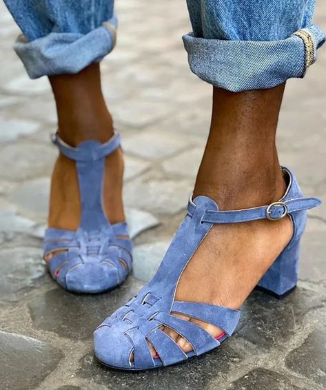 Leather Cuts, Fabulous Shoes, Blue Shoes, Beautiful Shoes, Summer Shoes, Shoes For Women, Chunky Heels, Cute Shoes, Handbag Accessories