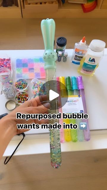 Ashley | Sensory Play & Process Art Ideas on Instagram: "DIY SENSORY WANDS!!   Lets repurpose those empty bubble wands you have laying around into an engaging sensory wand!   Here is the step by step process:  1 -first you are going to rinse the tube and wash out any remaining bubble solution 2 - next remove the bubble blower 3 - fill with warm water a little over 2/3 thirds full 4 - add clear school glue and shake! Strong hold hair gel works well too. 5- Put the cap back on and shake for 1 minute to combine the water and glue Pro tip: the more glue the slower the items in the wand will move 6 - add your mix ins.This is the fun part! Glitter, beads, mini erasers, shells or any small loose part you have on hand. 7 - The final step is hot gluing on the top so it can not be removed. Dry the i Bubble Wand Sensory Tube, Diy Sensory Toys, Mini Erasers, Bubble Blower, Diy Sensory, Bubble Solution, Diy Wand, Sensory Bottles, School Glue