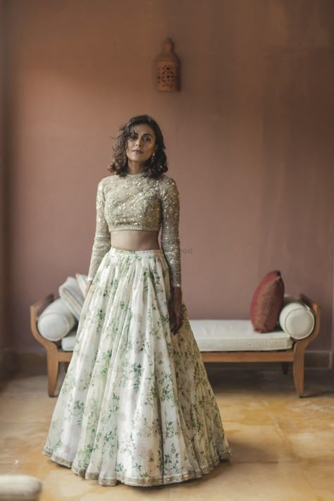 Sabyasachi floral print lehenga for engagement #wedmegood #indianwedding #indianbride #sabyasachi #lehenga #engagement #bride #whitelehenga Party Lehenga, Outfit Designer, Bridesmaid Lehenga, Sabyasachi Lehenga, Floral Lehenga, Wedding Lehenga Designs, Indian Outfits Lehenga, Moon Wedding, Saree Bollywood