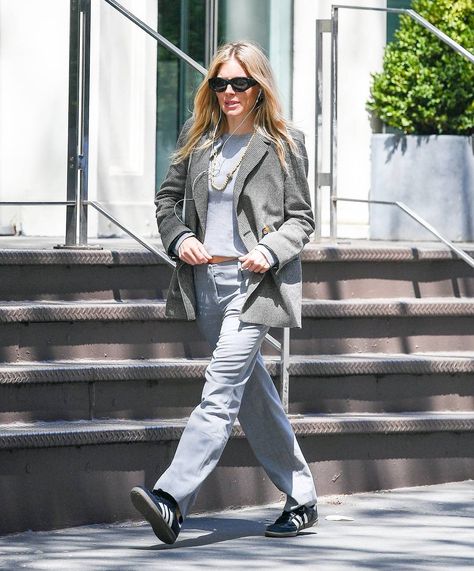 Trendy Outfit Ideas Summer, Sienna Miller Street Style, Siena Miller, H&m Trousers, Sienna Miller Style, Errands Outfit, New Fashion Style, Dress Up Jeans, Style Moodboard