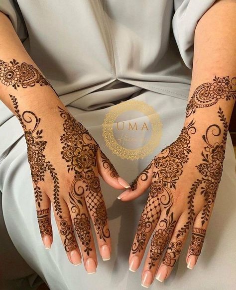 Henna Tattoo Design, Henna Flower Designs, Mehndi Ideas, Arabic Designs, Tattoo Designs Hand, Arabic Henna Designs, Henna Nails, Henna Inspired Tattoos, Henna Hand