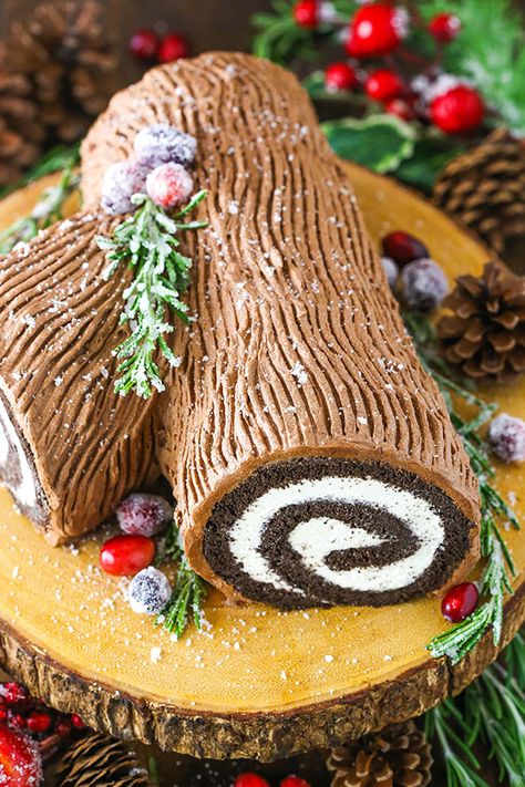 Xmas Log Cake, Brownie Yule Log, Yulelog Recipe, Log Cakes Ideas, Classic Yule Log Recipe, Fondant Desserts, Christmas Cakes Ideas, Christmas Log Cake, Yule Log Cake Recipe