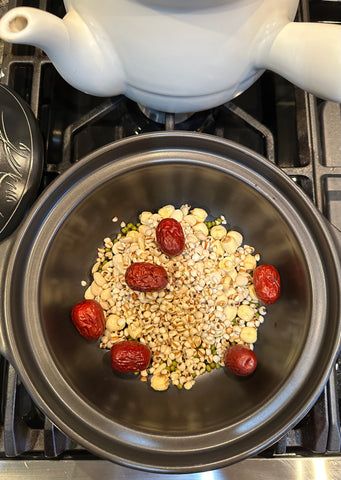 Recipe: Master Zhu's "Longevity Porridge"– The Eastern Philosophy Chinese Grocery Store, Porridge Recipes, Natural Spring Water, Eastern Philosophy, Medicine Doctor, Goji Berries, Chinese Medicine, Drying Herbs, Drink Up