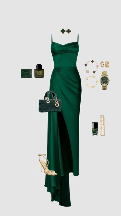 Luxury Dress Aesthetic, Vestidos Color Verde, Silk Dress Aesthetic, Elegant Green Dresses, Green And Gold Dress, Dr Dresses, Green Dress Outfit, Emerald Green Prom Dress, Ball Room