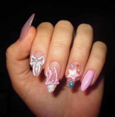 21st birthday junk nails 22 Bday Nails, Birthday Gel X Nails, Birthday Nails 22 Years Old, 21st Birthday Nails Ideas, Junk Birthday Nails, 17 Nails Birthday, Crazy Fun Nails, 19 Birthday Nail Ideas, 2000s Nails Short