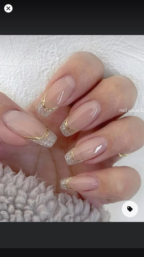 Gold Sparkle Nails, Neutral Nails Wedding, Anniversary Nails, Winter Nail Art Ideas, Wedding Nails For Bride Acrylic, Nail Wedding, Bridal Nails Wedding, Wedding Nails Bridesmaid, Nails Bridesmaid