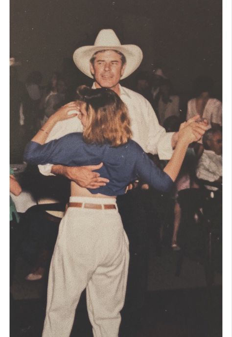 Old Country Love Aesthetic, Country Love Aesthetic, Old Country Aesthetic, Old Time Love, Western Couple, Country Couple Pictures, Country Relationship Goals, Country Relationships, Cute Country Couples