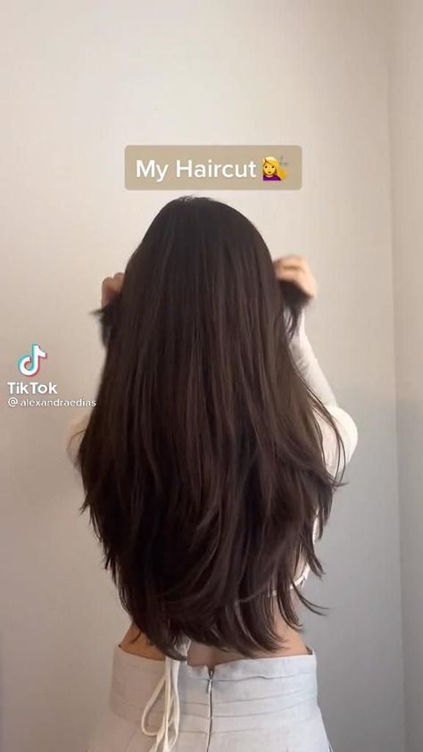 Cute Haircuts For Long Hair With Curtain Bangs, Haircut Inspo Long Curtain Bangs, Long Haircut Inspo 2023, Layer Cut With Curtain Bangs Long Hair, Layers With Thick Hair, Haircuts That Dont Require Styling, Best Haircuts For Long Hair Round Face, What To Wear To Graduation Ceremony Guest, Haircuts For Medium Hair With Layers And Curtain Bangs