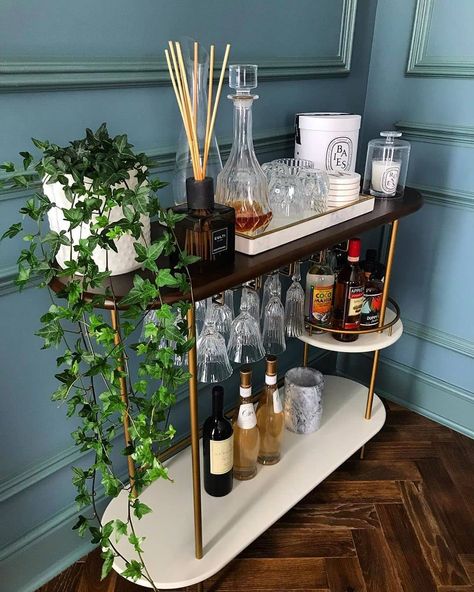 Fancy a drink? Make ours a G&T 🙊🍸 📷 by @quingmaison #mywestelm #passionforinteriors #homedecor #myhomevibe Mini Bar Trolley Ideas, Living Room Mini Bar Ideas, Home Bar Trolley Ideas, At Home Bar Cart Ideas, Mini Cocktail Bar Home, Apartment Decorating Bar Carts, Apartment Mini Bar Ideas, Bar Cart Room Ideas, Bar Cart For Bedroom