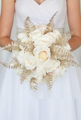 Luxury Wedding Bouquets ★ luxury wedding bouquets roses with gold leaf budget bride Thai Weaving, Winter Wedding Flowers Bouquets, Champagne Wedding Colors, Gold Wedding Flowers, Gold Bouquet, Canada Wedding, Gold Wedding Inspiration, Blue Wedding Bouquet, Winter Wedding Flowers