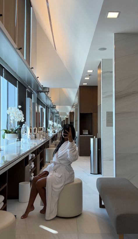 Luxury Lifestyle Friends, Black Successful Women Aesthetic, Quite Luxury Aesthetic, Rich Black Women Aesthetic, Rich Girl Lifestyle Aesthetic, Luxury Life Woman, Wealthy Black Women, Luxury Black Women Lifestyle, Vision Board Luxury