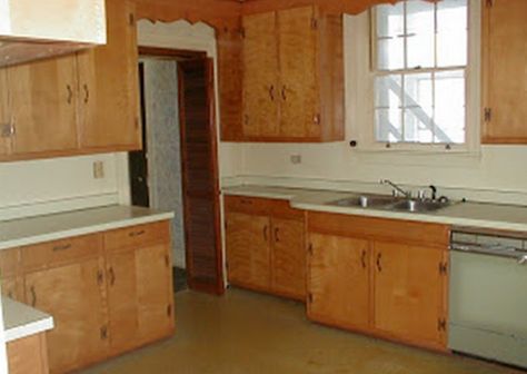 Outdated 1960s Kitchen 1960 Kitchen Cabinets, 1960 Kitchen Remodel, 60s Kitchen Remodel, Bungalow With Loft, Kitchen Ideas Countertops, Kitchen Pantry Room, 60s Kitchen, 1960s Kitchen, Remodel Kitchen Ideas