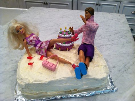 Grown-up #Barbie and #Ken cake. Barbie And Ken Cake, Ken Cake, Cake Barbie, Barbie Body, Cake Funny, Funny Cakes, Ken Barbie, Small Theatre, Barbie Cake