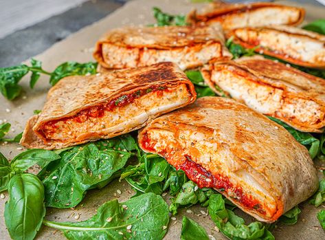 Tofu Pizza Pockets - Vegan Food & Living Vegan Pizza Pockets, Toasted Burrito, Vegan Junk Food Recipes, Vegan Tofu Dinner, Tofu Pizza, Vegan Pizza Toppings, Tofu Burrito, Vegan Pizza Recipe, Tofu Vegan