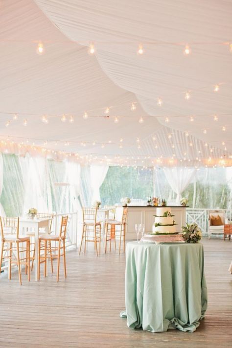 15 Gorgeous Ways to Decorate Your Wedding Tent via Brit + Co Southern Wedding Dresses, Wedding Cocktail Tables, Minted Wedding, Wedding Tent Decorations, Wedding Mint, Wedding Coral, Southern Elegance, Green Tablecloth, Dreamy Decor