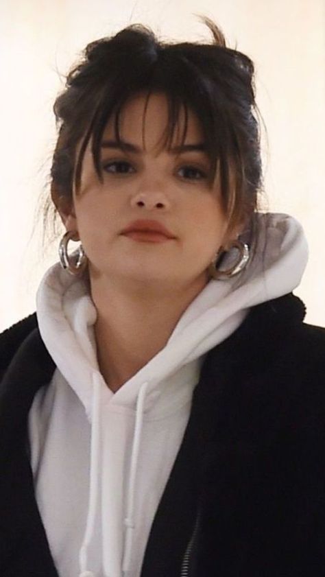 Selena Gomez Fringe, Selena Gomez Hairstyle, Selena Gomez Hairstyles, Selena Gomez Bangs, Selena Gomez Short Hair, Selena Gomez Hair, Selena Gomez Photoshoot, Selena Gomez Outfits, Selena Gomez Cute