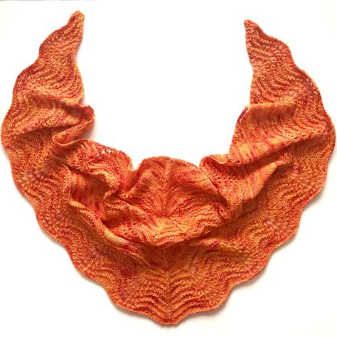 Amanecer Costero Shawl Free Knitting Pattern — Kate Barrios Designs Free Shawl Patterns, Simple Knitting Patterns, Shawlette Pattern, Knitted Cowls, Designer Knitting Patterns, Knitting Patterns For Beginners, Simple Knitting, Lace Shawls, Knit Shawls