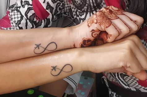 Long Distance Relationship Tattoo Couple, Matching Sister Tattoos Long Distance, Long Distance Couple Tattoo Ideas, Long Distance Tattoo Ideas Relationships, Long Distance Relationship Tattoo Ideas, Long Distance Couple Tattoos, Distance Tattoos Family, Distance Tattoos Friendship, Best Friend Tattoos Long Distance