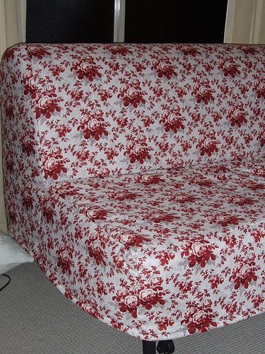 Ikea Lycksele chair cover diy Diy Futon Cover, Leopard Living Room, Chair Cover Diy, Ikea Lycksele, Desk Chair Diy, Living Room Decor Ikea, Diy Sofa Cover, Ikea Sofa Bed, Mid Century Modern Living Room Decor