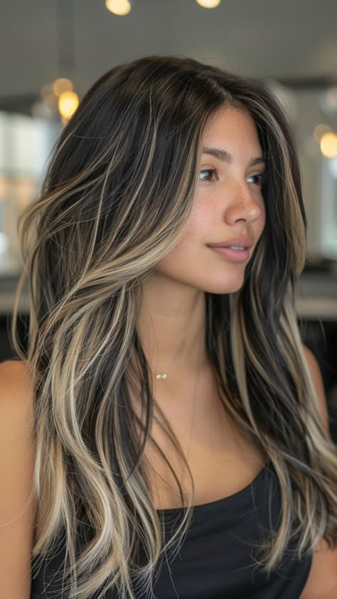 Discover a modern approach to enhance your dark hair with subtle balayage. Elevate your look with a touch of dimension and depth that beautifully complements your natural color. Whether you prefer soft highlights or gentle gradients, balayage offers a stunning solution for adding a fresh twist to black hair. Balayage Black, Soft Highlights, Balayage Caramel, Rambut Brunette, Black Hair Balayage, Blonde Tips, Subtle Balayage, Brunette Hair With Highlights, Black Hair With Highlights