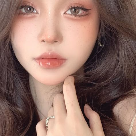 Makeup Ala Korea, Makeup Asia, Makeup Kawaii, Asian Makeup Looks, Korean Makeup Look, Vampire Makeup, Kawaii Makeup, Korean Eye Makeup, Douyin Makeup