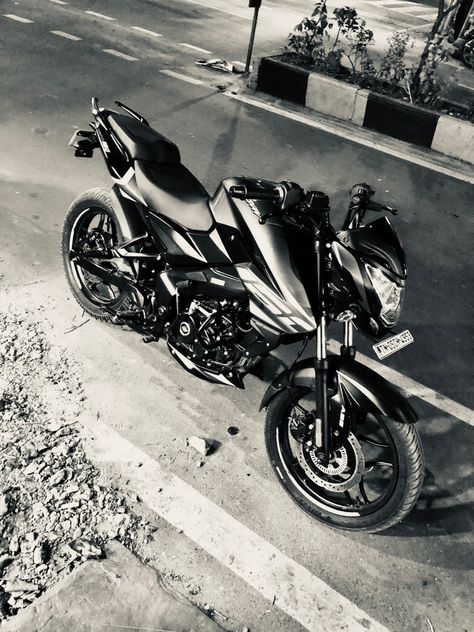 Black And White Ns Bike, Fighter Workout, Deadpool Wallpaper, Beautiful Scenery Photography, Car And Bike, Bike Photography, Bike Pic, Broken Screen, Alcohol Aesthetic