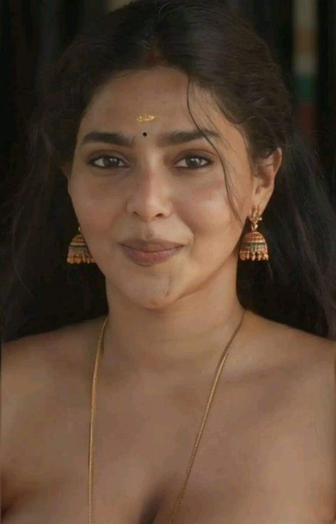 Anangsha Biswas Mirzapur, Pavithra Lakshmi, Lakshmi Actress, Tamil Heroines, Tamil Women, Aishwarya Lakshmi, Aishwarya Lekshmi, Superman Pictures, Savita Bhabhi