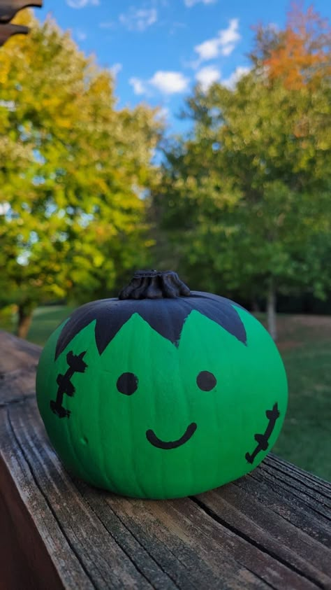 Aesthetic Pumpkin Painting Designs, Painted Pumpkins Easy Cute, Mini Punkin Painting Ideas, Pumpkin Painting Ideas Fall Cute Easy, Skeleton Pumpkin Painting Ideas, Painting Pumpkins Frankenstein, Spooky Pumpkin Painting Ideas Easy, Pumpkin Panting Ideas Scary, Cute Pumpkin Paintings Ideas