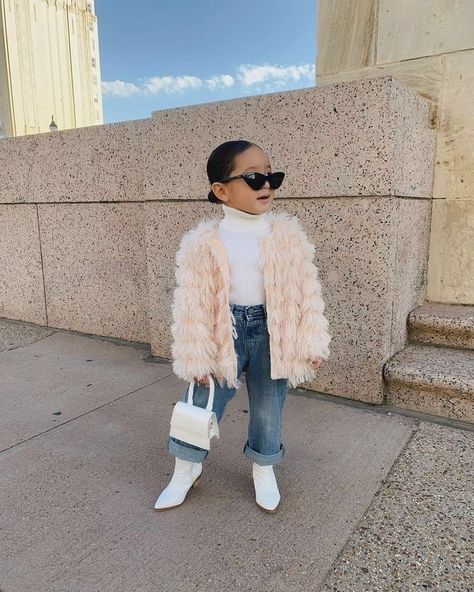 #girlsfashion #littlegirls #kidsfashionideas #fashion #fashionstyle #fashiontrend #moda #skirtfashion #outfits #outfitideas #outfitgirl #style #sunglasses #childrens Fashion Baby Girl, Baby Swag, Fashion Baby Girl Outfits, Fashion For Girls, Foto Baby