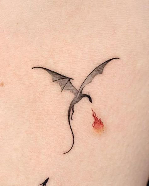 Dragon Bird Tattoo, Got Tattoo Ideas, Small Tattoos Dragon, Got Dragon Tattoo, Tato Star, Tato Snake, Tattoo Of Dragon, Tato Set, Couple Tato