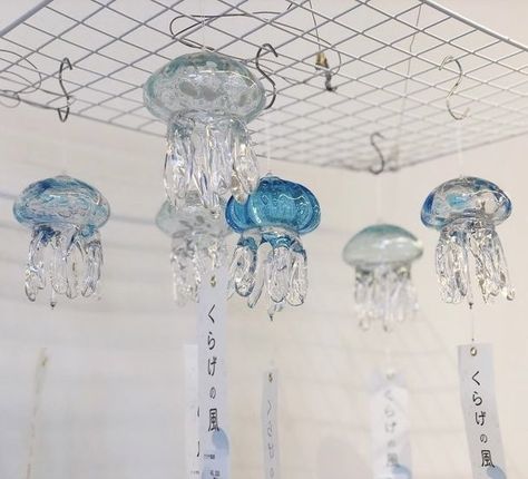 [ 〄 ] 𝚋𝚎𝚝𝚛𝚊𝚢𝚘𝚘𝚗𝚐𝚒 Ocean Room Decor, Japanese Wind Chimes, Princess Jellyfish, Ocean Room, Arte Do Kawaii, Kawaii Sanrio, Japan Aesthetic, Aesthetic Japan, Colorful Life