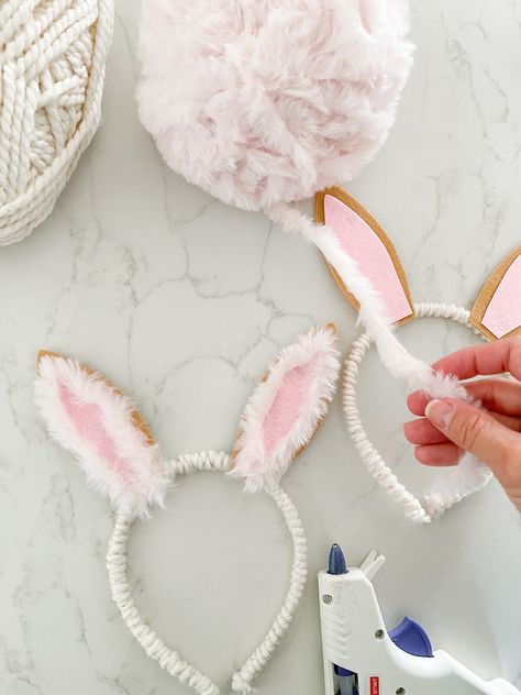 Hop in and get excited! Simple DIY bunny headband Diy Bunny Headband, Bunny Ears Headband Diy, Diy Bunny Ears Headband, Bunny Headband Craft, Diy Bunny Costume, Girls Bunny Costume, Diy Bunny Ears, Easter Bunny Ears Headband, Bunny Cap