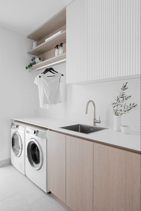 Laundry Makeover, Dream Laundry Room, Laundry Room Layouts, Laundry Room Renovation, Laundry Design, Modern Laundry Rooms, Laundry Room Inspiration, Laundry Room Remodel, Contemporary Coastal