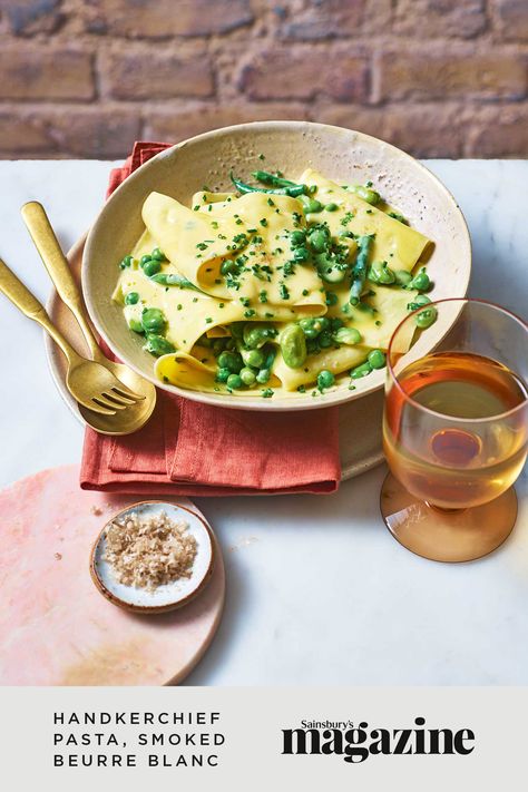 Fresh silk handkerchief pasta with confit egg yolk is one of Bancone’s signature dishes; this is an easier at-home version. Get the Sainsbury's Magazine recipe today. Handkerchief Pasta, Wimbledon Recipes, Magazine Recipe, Italian Menu, Italian Dinner Party, Silk Handkerchief, 5 Ingredient Recipes, Dinner Party Menu, Vegetarian Pasta