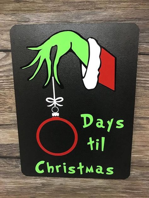 Grinch Signs Wooden Diy, Grinch Christmas Countdown, Countdown To Christmas Sign, Christmas Countdown Chalkboard, The Grinch Who Stole Christmas, Der Grinch, Classroom Christmas Decorations, Grinch Who Stole Christmas, Chalkboard Drawings