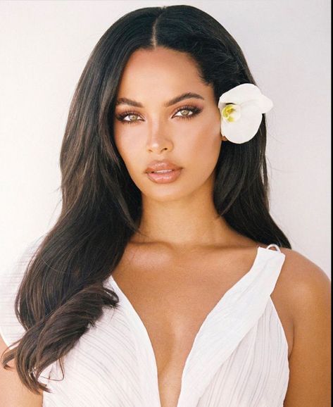 Dominican Republic Women, Panamanian Women, Puerto Rico Aesthetic, Dr Photoshoot, Latino Woman, Latina Vibes, Cuban Women, Brunette Black Hair, Family Face Claims