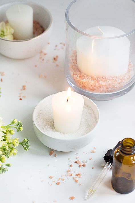 How to Make Himalayan Salt Candle Diffusers | http://helloglow.co/himalayan-salt-candle-diffusers/ Himalayan Salt Candle, Diy Essential Oil Diffuser, Himalaya Salt, Fall Essential Oils, Relaxing Essential Oils, Homemade Essential Oils, Salt Candle, Homemade Essential Oil, Making Essential Oils