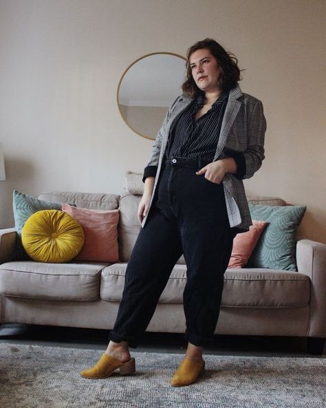 Plus Size Androgynous Fashion, Pattern Clashing, Mid Size Outfits, Lesbian Fashion, Plus Size Patterns, Plus Style, Midsize Fashion, Estilo Real, Look Plus Size