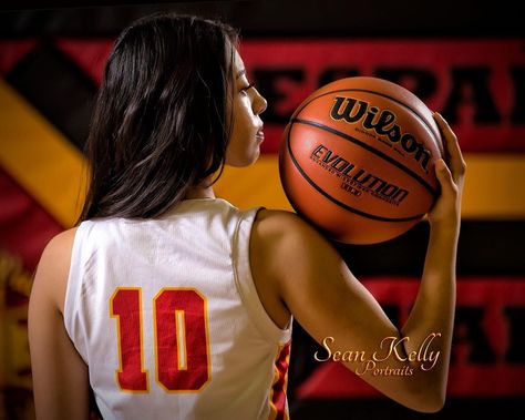 Senior Basketball Photography, Basketball Photo Ideas, Basketball Picture Ideas, Basketball Media Day, Basketball Team Pictures, Basketball Photoshoot, Baseball Senior Pictures, Basketball Shoot, Basketball Poses