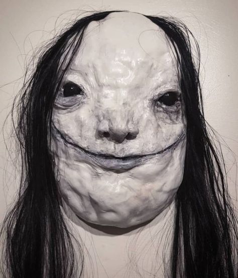 Creepy Sculptures, Creepy Masks, Creepy Creatures, Scary Images, Clay Monsters, Creepy Toys, Creepy Faces, Creepy Core, Creepy Monster