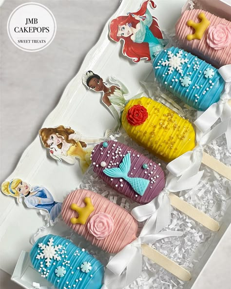 Princess Theme Cakesicles, Cake Pops Disney Princess, Disney Princess Rice Krispie Treats, Disney Princess Party Treats, Disney Princess Chocolate Strawberries, Disney Princess Cakesicles, Disney Princess Birthday Treats, Disney Princess Candy Table Ideas, Princess Birthday Desserts