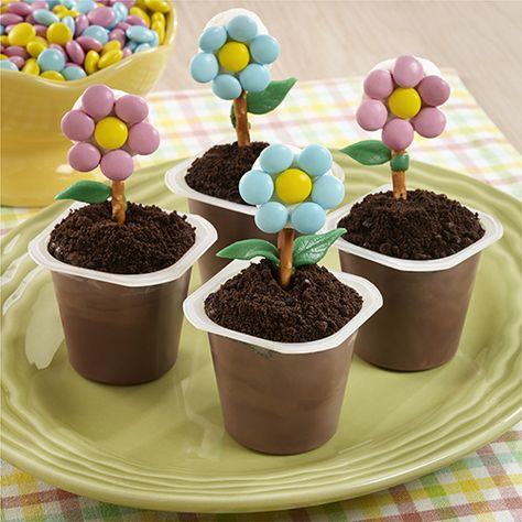 I made this Flower Pot Pudding Cups from ReadySetEat. Try the recipe at  http://www.readyseteat.com/recipes-Flower-Pot-Pudding-Cups-7821.html Kid Desserts, Edible Crafts, Pudding Cups, Easter Dessert, Fun Kids Food, Food Crafts, Bake Sale, Easter Treats, Kids Food