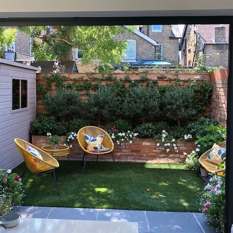 Tiny Yard, Small City Garden, Small Courtyard Gardens, Courtyard Gardens Design, Small Backyard Gardens, Small Courtyards, Small Yard, Backyard Garden Design, City Garden