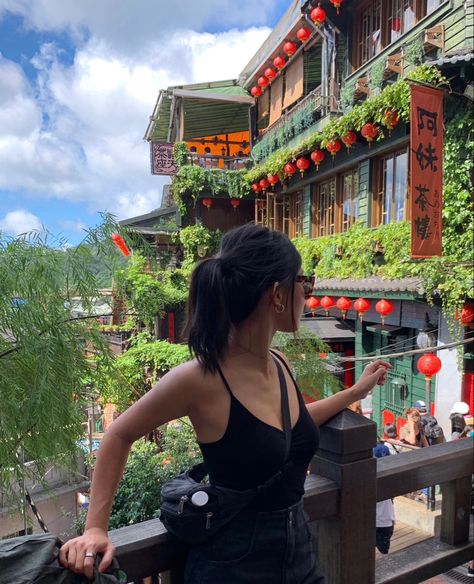 Jiufen, taiwan, travel, summer, short hair, style inspo, asia Vietnam Vacation, Travelling Aesthetic, Japan Pics, Summer In Japan, Tokyo Photos, Japan Picture, Japan Outfits, Travel Pose, Japan Summer