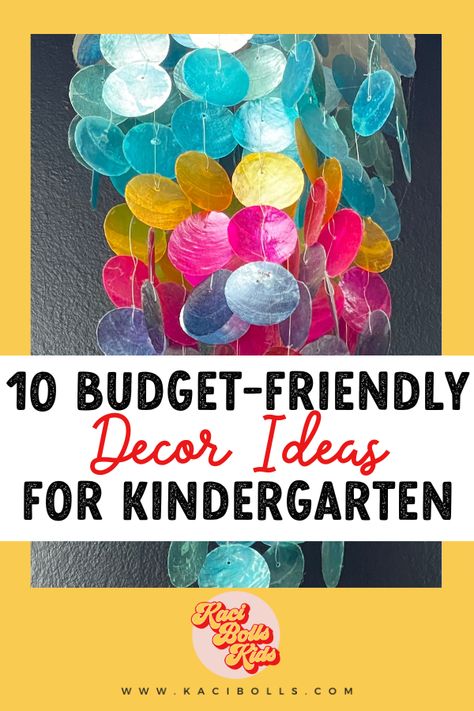 Here are 10 ideas to create an inviting kindergarten classroom environment. It can be expensive to set up a kindergarten classroom, but these ideas can save you money while creating a unique and one-of-a-kind space. Your kindergarten kids will have a home away from home, and you might as well create a space YOU love too, kindergarten teachers! Don't worry if you aren't a crafty teacher - these classroom DIY ideas are easy! Beautiful Kindergarten Classroom, Easy Preschool Classroom Decor, Preschool Room Decor Classroom Setup, Kindergarten Classroom Decoration Ideas, Kindergarten Classroom Decor Diy, Pre K Decorating Ideas, Simple Kindergarten Classroom Decor, Diy Classroom Decorations Preschool, Play School Decor Ideas