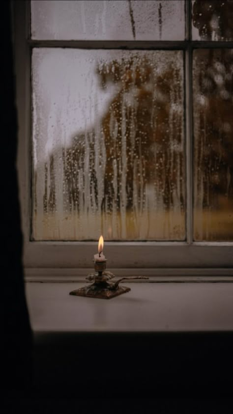 Rainy Window With Candle, Vintage Tea Aesthetic, Gloomy Autumn, Winter Character, Backlight Photography, Hebrew Wedding, New Year Inspiration, Window Aesthetic, Rainy Window