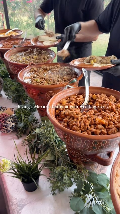 Instagram Mexican Wedding Foods, Mexican Catering, Mexican Theme Baby Shower, Talavera Wedding, Mexican Dinner Party, Vintage Mexican Wedding, Baby Shower Buffet, Mexican Inspired Wedding, Mexican Buffet