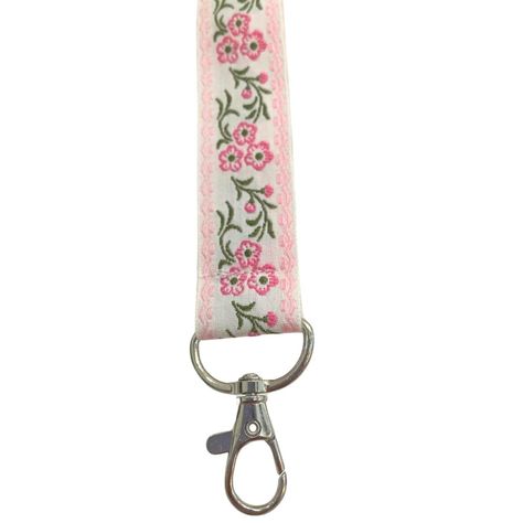 Embroidered Flowers Lanyard Lanyard Coquette Cute Pretty Pink Lanyard - Etsy Lanyards Aesthetic, Wishlist Ideas I Want, Cute Lanyards For Keys, Lanyard Aesthetic, Painting Vases, Pink Lanyard, Cute Lanyard, Keychain Pink, Cute Lanyards