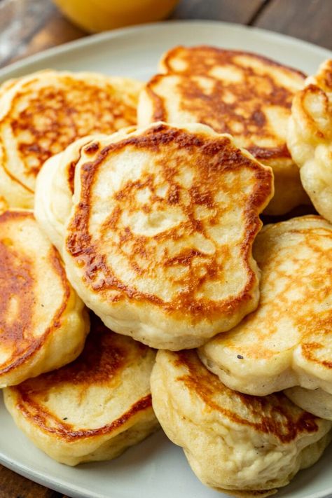 Oladi is a type of pancake that originates in the Ukrainian/Russian region of the world. #oladi #ukrainianpancakes #pancakesrecipe #breakfastrecipe